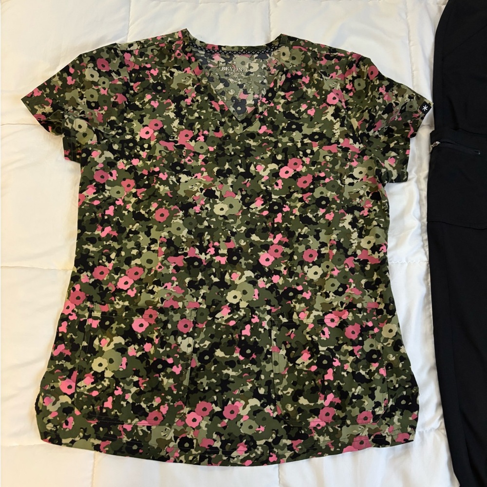 Scrub set